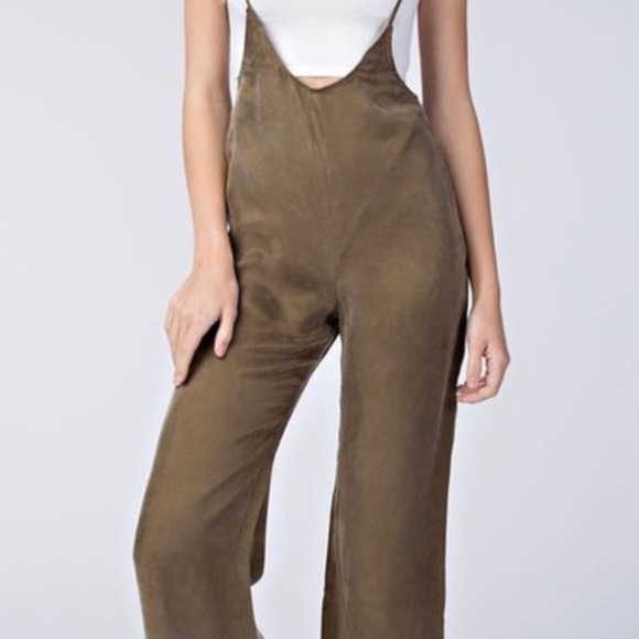 💛 Spaghetti Strap Olive Overalls - Picture 6 of 6